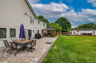 4 Country Greens Dr, Holtsville, NY 11742 - Photo 22