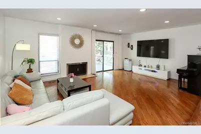81 Estate Drive, Jericho, NY 11753 - Photo 12