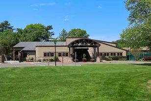 81 Estate Dr, Jericho, NY 11753 - Photo 26