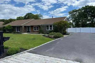 42 Annandale Rd, Stony Brook, NY 11790 - Photo 2
