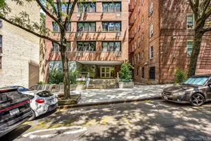 579 W 215th St, New York, NY 10034 - Photo 16