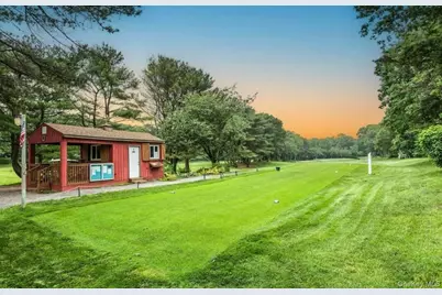 301 Birchwood Road, Medford, NY 11763 - Photo 32