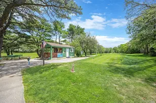 301 Birchwood Rd, Medford, NY 11763 - Photo 30