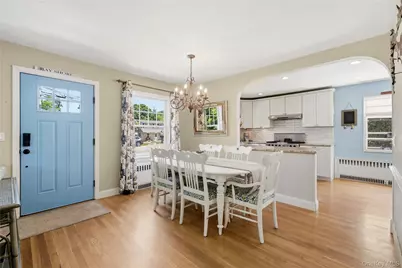 28 Hemlock Lane, Bay Shore, NY 11706 - Photo 8