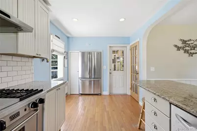 28 Hemlock Lane, Bay Shore, NY 11706 - Photo 14