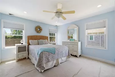 28 Hemlock Lane, Bay Shore, NY 11706 - Photo 22