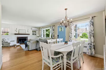 28 Hemlock Lane, Bay Shore, NY 11706 - Photo 2