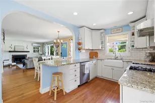 28 Hemlock Ln, Bay Shore, NY 11706 - Photo 12