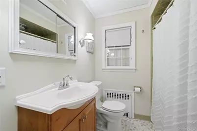 28 Hemlock Lane, Bay Shore, NY 11706 - Photo 20