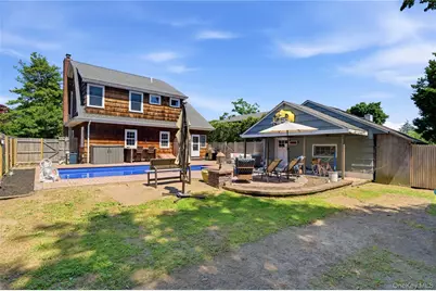 28 Hemlock Lane, Bay Shore, NY 11706 - Photo 32