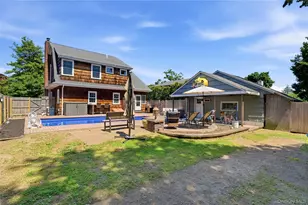 28 Hemlock Ln, Bay Shore, NY 11706 - Photo 32