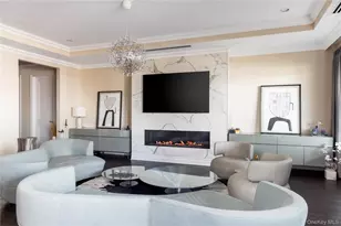 5000 Royal Ct, North Hills, NY 11040 - Photo 2