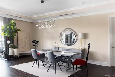 5000 Royal Court #5101, North Hills, NY 11040 - Photo 4