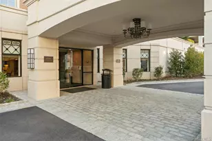5000 Royal Ct, North Hills, NY 11040 - Photo 10