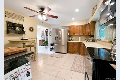 9 Holly Street, Centereach, NY 11720 - Photo 8