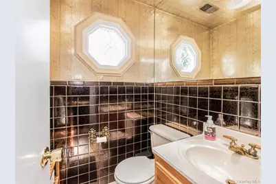 36 Balmoral Crescent, White Plains, NY 10607 - Photo 14