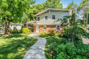 36 Balmoral Cres, White Plains, NY 10607 - Photo 2
