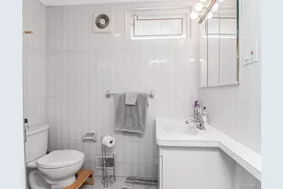 36 Balmoral Crescent, White Plains, NY 10607 - Photo 22