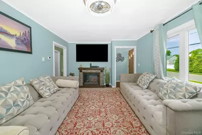 72 Peckham Avenue, Islip, NY 11751 - Photo 2