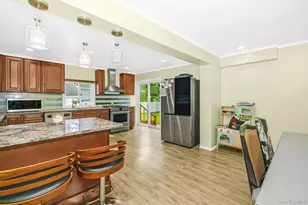 72 Peckham Ave, Islip, NY 11751 - Photo 4
