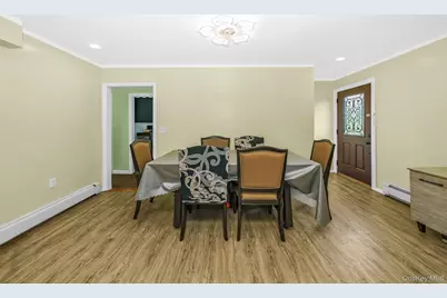 72 Peckham Avenue, Islip, NY 11751 - Photo 8