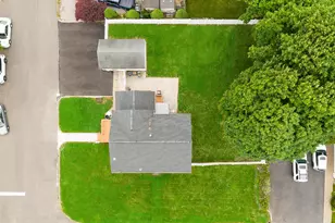 72 Peckham Ave, Islip, NY 11751 - Photo 28