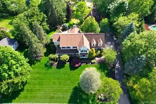 6 S Post Ln, Airmont, NY 10952 - Photo 2