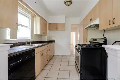1103 Rhinelander Avenue, Bronx, NY 10461 - Photo 10