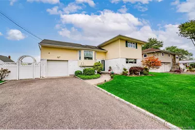 6 Oneida Street, Deer Park, NY 11729 - Photo 2