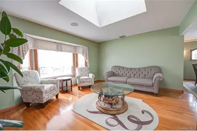 6 Oneida Street, Deer Park, NY 11729 - Photo 4