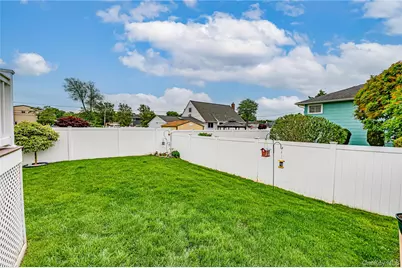 6 Oneida Street, Deer Park, NY 11729 - Photo 24