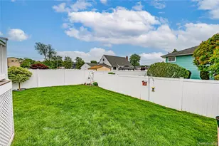 6 Oneida St, Deer Park, NY 11729 - Photo 24