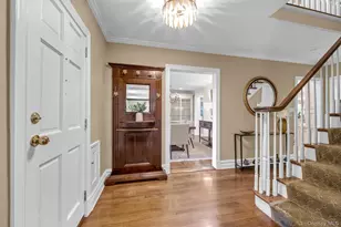 74 Litchfield Rd, Port Washington, NY 11050 - Photo 2