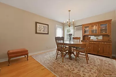 154 Cypress Street, Floral Park, NY 11001 - Photo 12