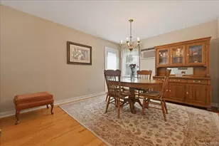154 Cypress St, Floral Park, NY 11001 - Photo 12