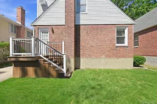 154 Cypress St, Floral Park, NY 11001 - Photo 34