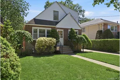 154 Cypress Street, Floral Park, NY 11001 - Photo 2
