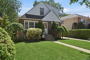 154 Cypress St, Floral Park, NY 11001 - Photo 2
