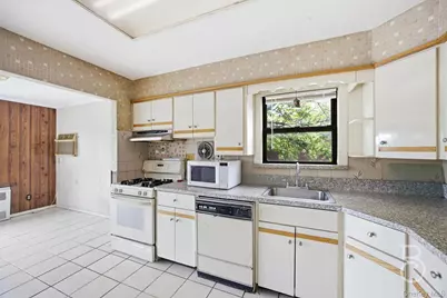 63-01 Borden Avenue, Maspeth, NY 11378 - Photo 8