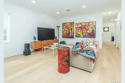 87 Pond View Drive, Port Washington, NY 11050 - Photo 8
