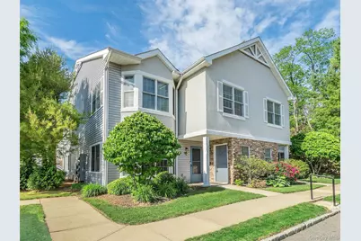 87 Pond View Drive, Port Washington, NY 11050 - Photo 2