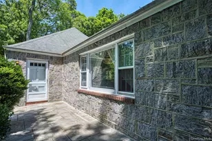 49 The Birches, Roslyn, NY 11576 - Photo 4