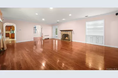49 The Birches, Roslyn, NY 11576 - Photo 6