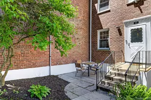 17 Fieldstone Dr, Hartsdale, NY 10530 - Photo 8