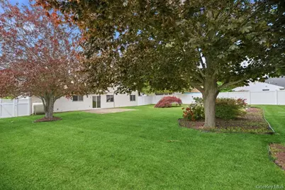 110 Tarpon Avenue, Medford, NY 11763 - Photo 28