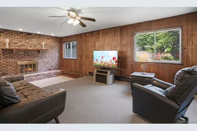 110 Tarpon Avenue, Medford, NY 11763 - Photo 14