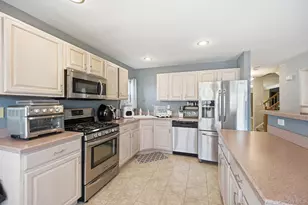 114 Crystal Hill Dr, Pomona, NY 10970 - Photo 16