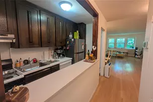 30 Pearsall Ave N, Glen Cove, NY 11542 - Photo 2