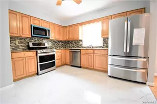158 Sycamore Dr, New Windsor, NY 12553 - Photo 2