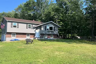 158 Sycamore Dr, New Windsor, NY 12553 - Photo 2